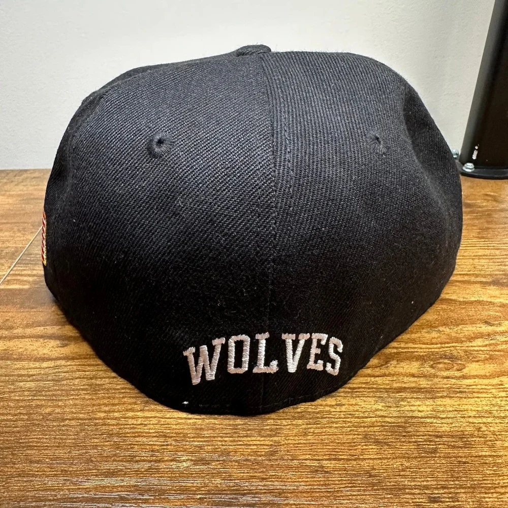 Darc Sport W Loyalty Fitted Cap Black Cream Wolves‎ Hat 7 1/8 DSAC009 71/8